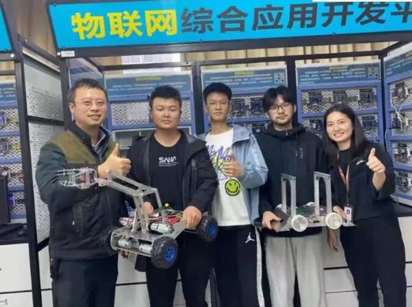 四川天府信息学院学子参加2021年四川省大学生机器人大赛喜获佳绩